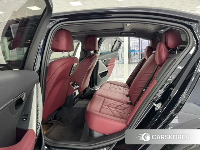 BMW 5 series 2024 Черный из Китая