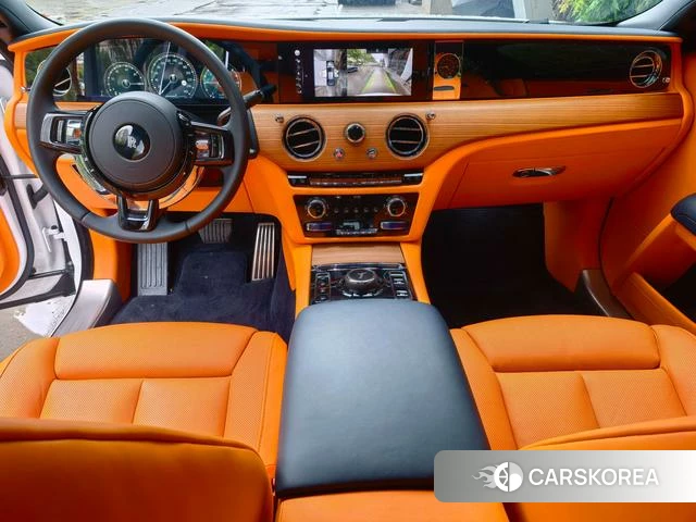 Rolls-Royce Gust 2023 Белый из Китая