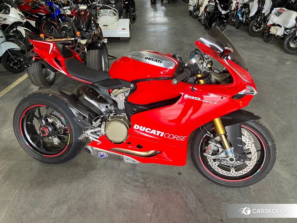 Проданный Ducati 1199 PANIGALE R 2014 из Японии