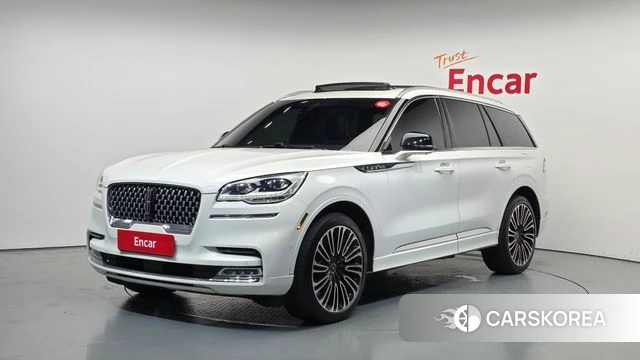 Lincoln Aviator 2nd generation 2023 Белый из Кореи