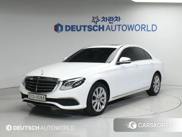 Mercedes-Benz E-Class W213 2018 Белый из Кореи