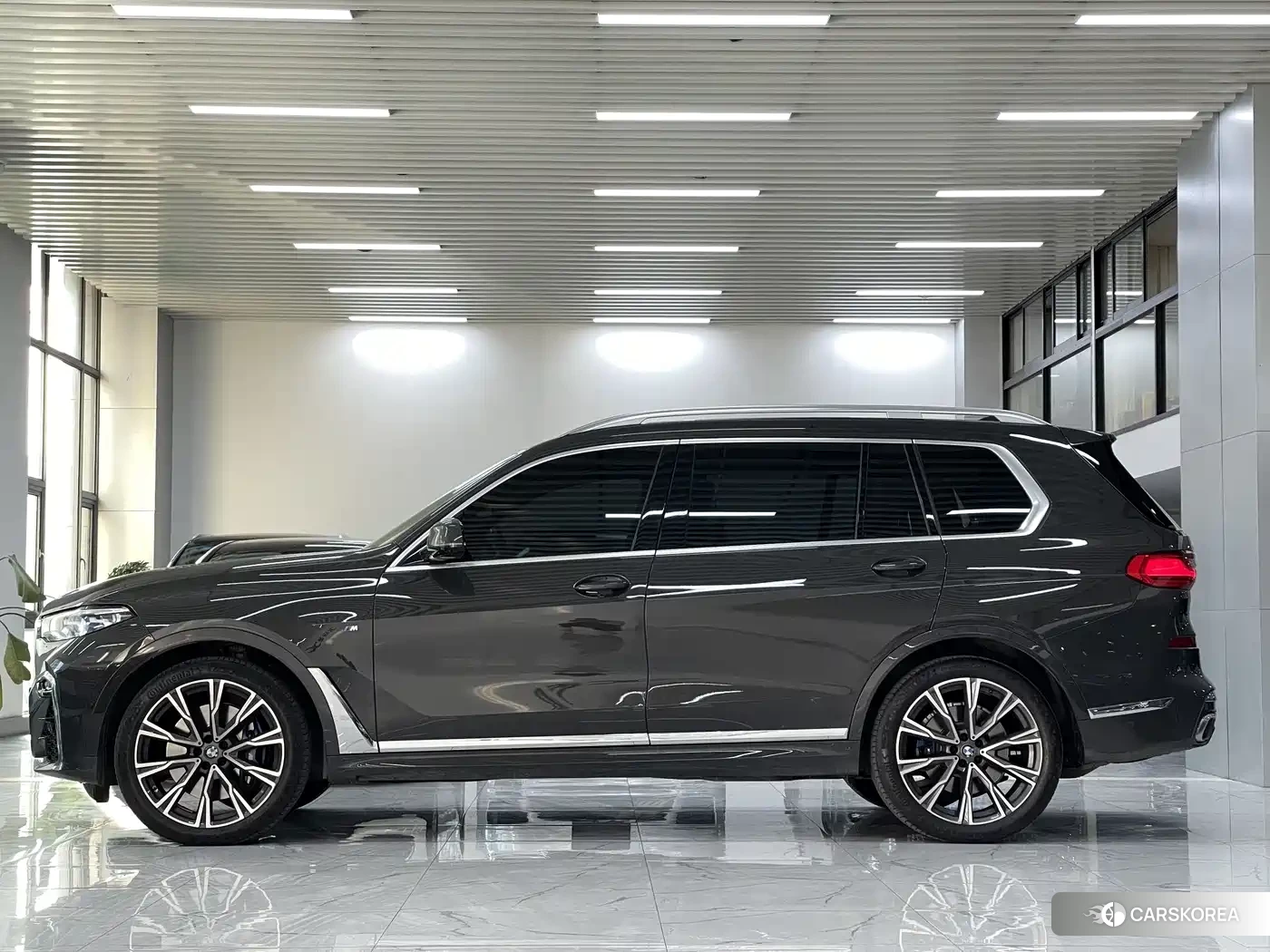 BMW X7 2021 Silver/gray из Китая