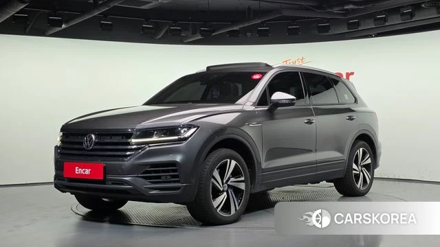Volkswagen Touareg 3rd generation 2020 Серый из Кореи