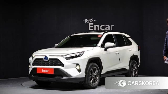 Toyota RAV4 5th Generation 2022 Белый из Кореи
