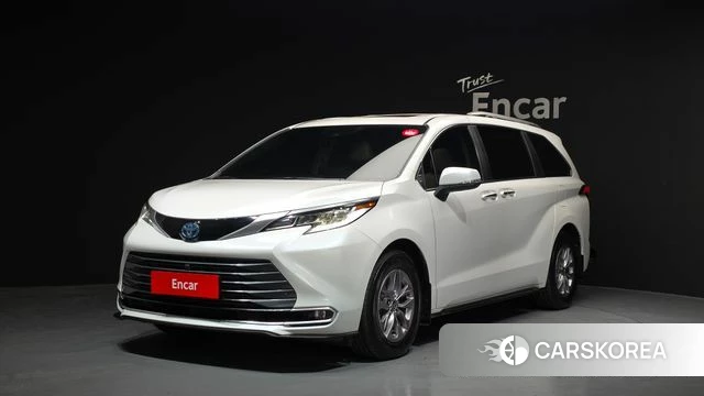 Toyota Sienna 4th Generation 2024 Белый из Кореи
