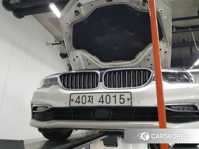 BMW 5 Series (G30) 2018 Белый из Кореи