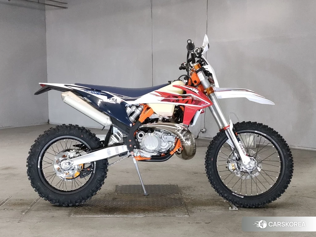 Проданный KTM 250EXC SIXDAYS TPI 2023 из Японии