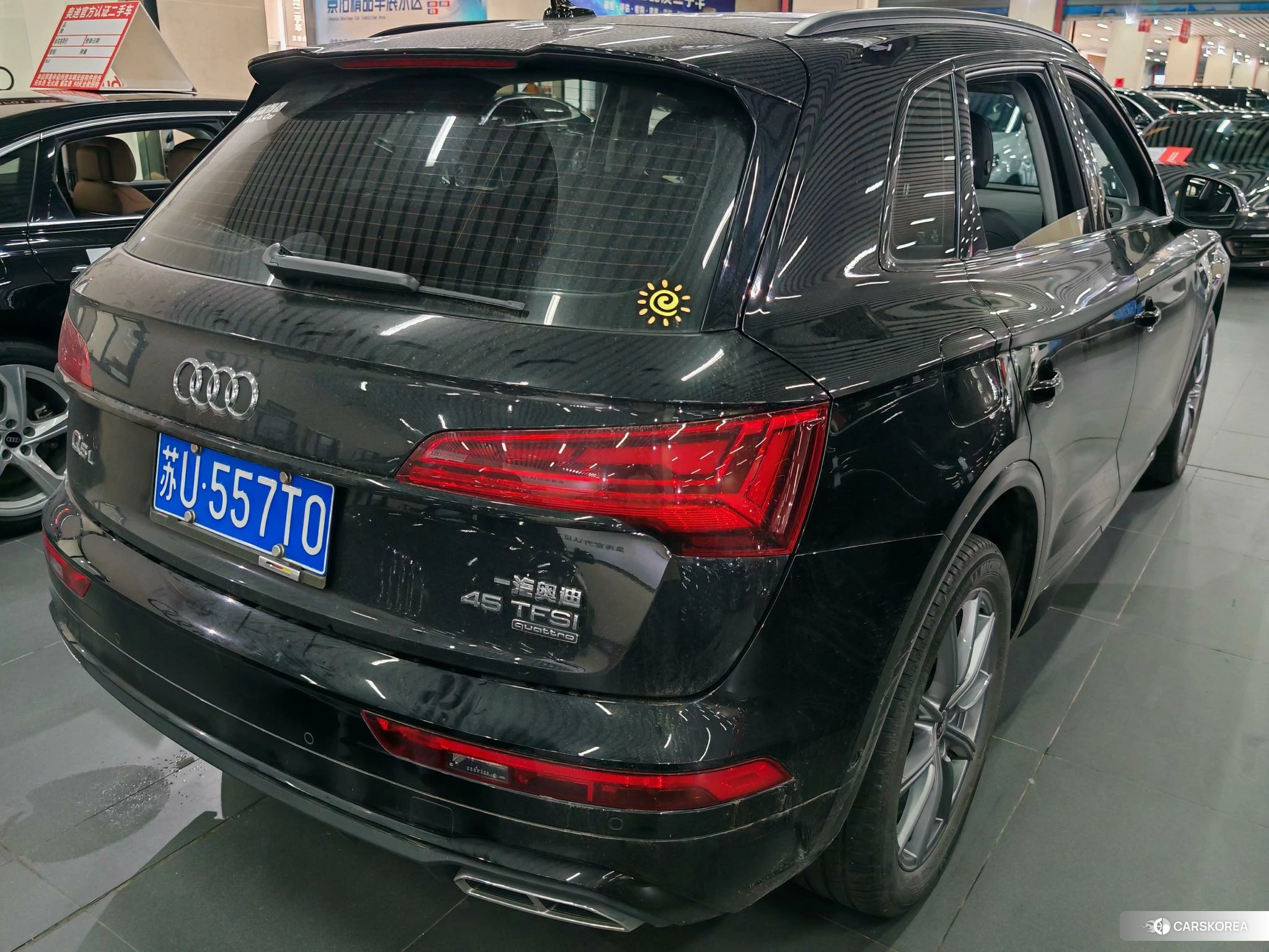 Audi Q5L 2021 Черный из Китая