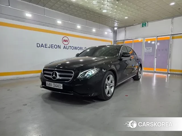 Mercedes-Benz E-Class W213 2018 Черный из Кореи