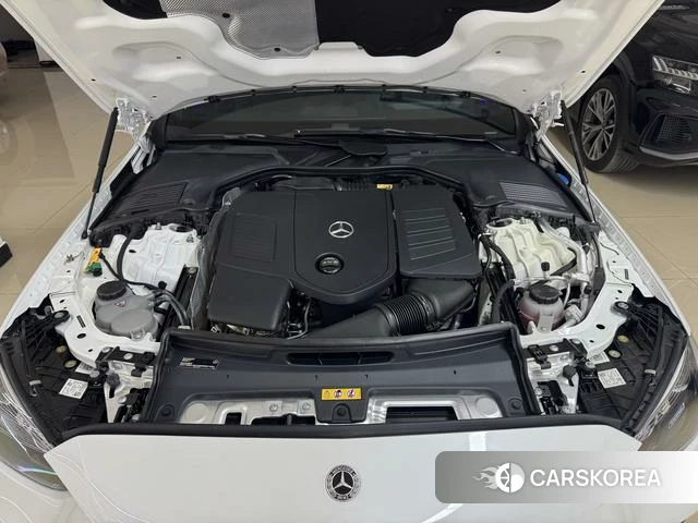 Mercedes-Benz C-class PHEV 2024 Белый из Китая