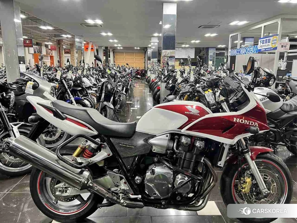 Проданный Honda CB1300SF BOLDOR ABS 2012 из Японии