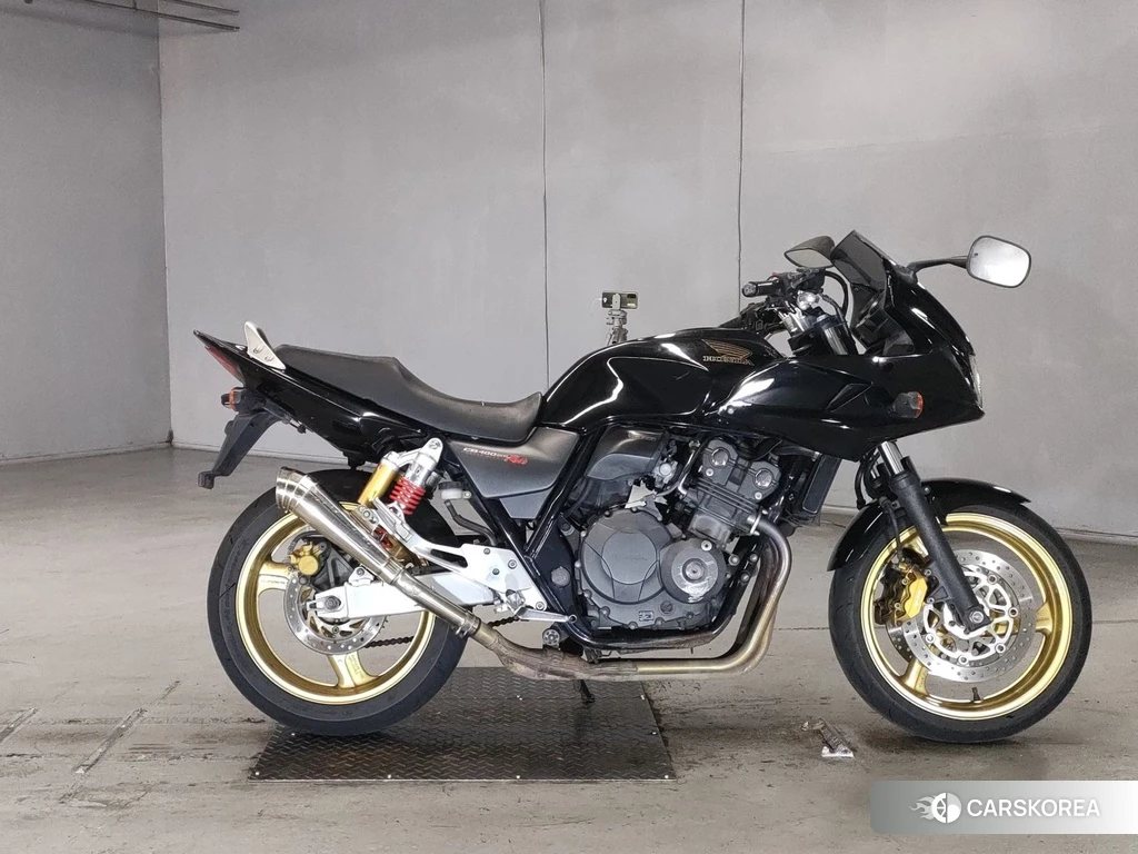 Проданный Honda CB400SF BOLDOR 2013 из Японии, фото 2