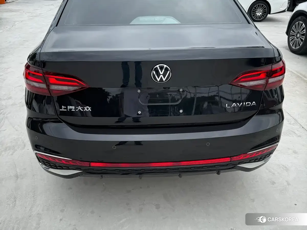 Volkswagen Lavida 2024 Черный из Китая