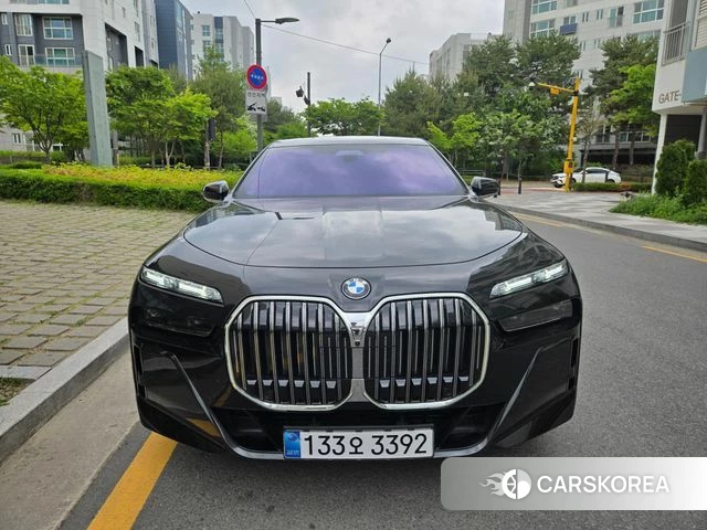 BMW 7 Series (G70) 2025 Черный из Кореи