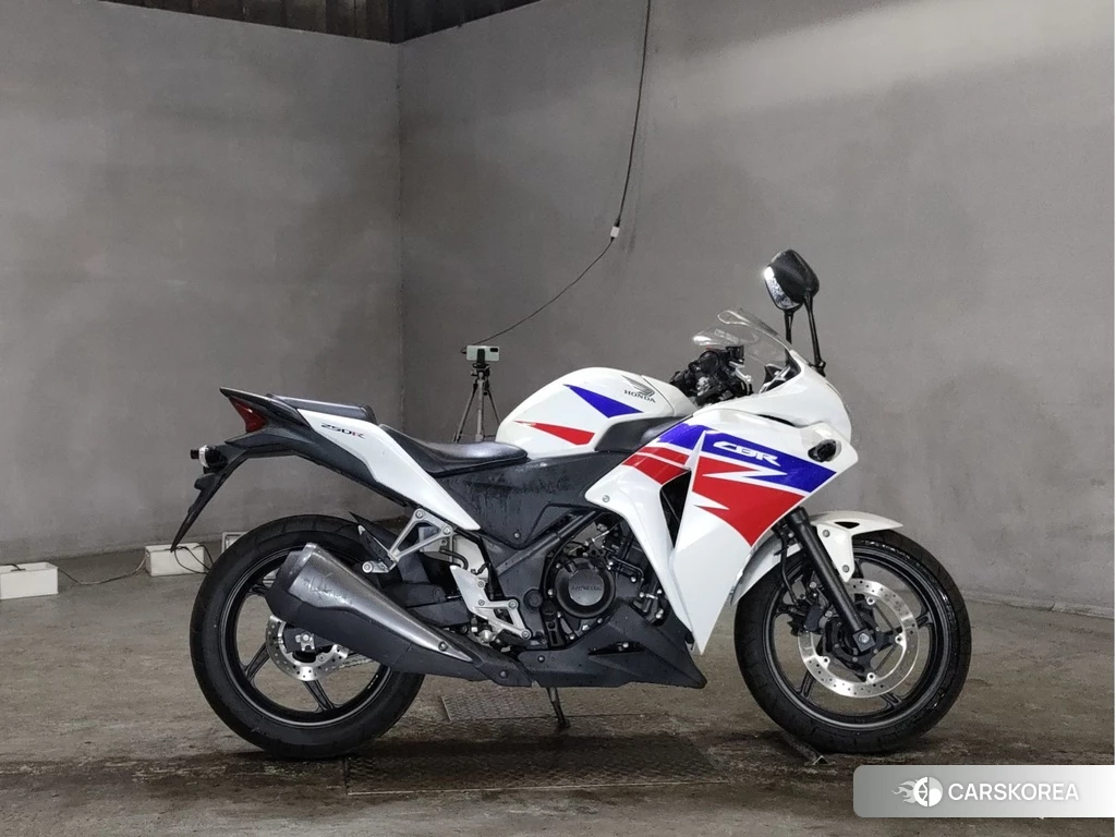 Проданный Honda CBR250R 2013 из Японии, фото 2