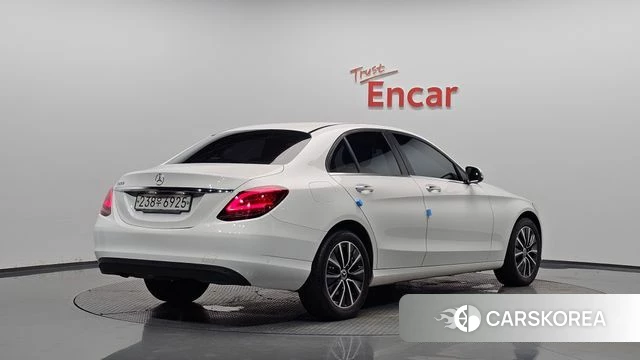 Mercedes-Benz C-Class W205 2019 Белый из Кореи