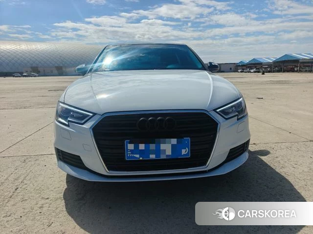 Audi A3 2018 Белый из Китая