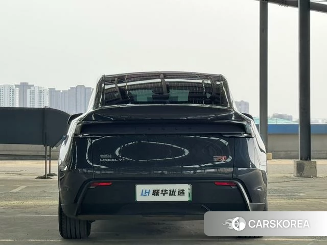 Tesla Model Y 2025 Темно-серый из Китая