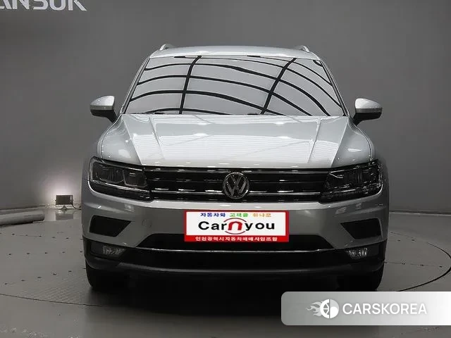 Volkswagen Tiguan second Generation 2018 Серебряный из Кореи