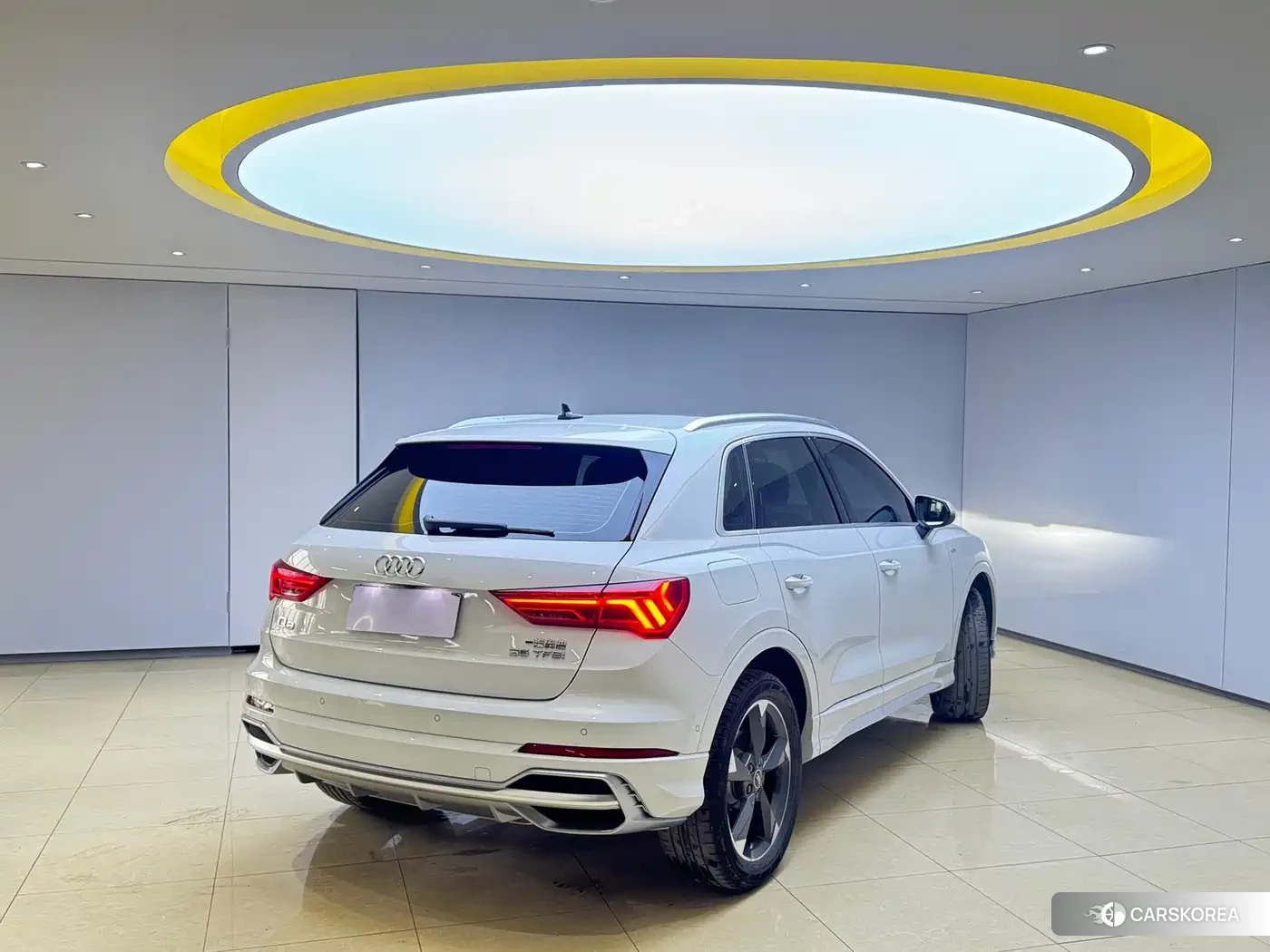 Audi Q3 2022 Белый из Китая