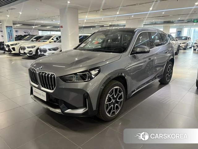 BMW X1 2025 Серебристо-серый из Китая