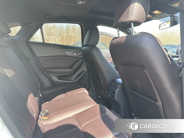 Mazda CX-4 2023 Белый из Китая