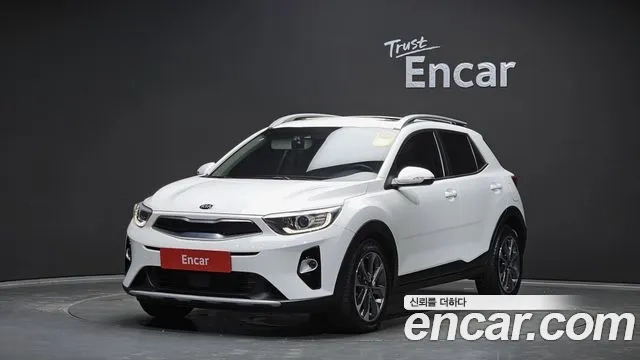 Kia Stonic 2019 Белый из Кореи