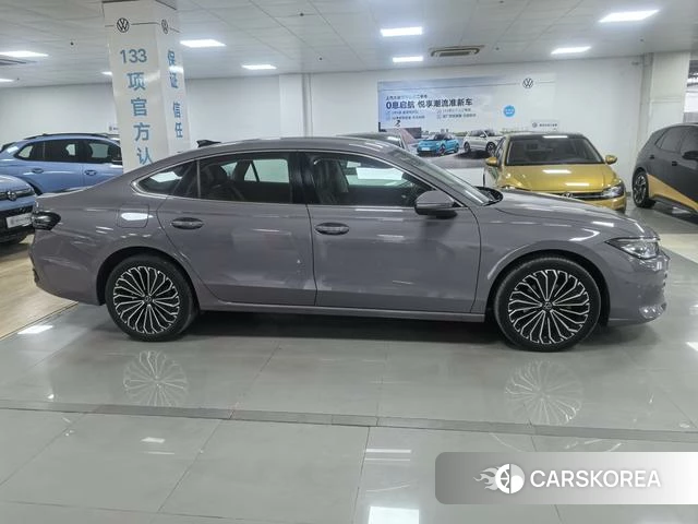 Volkswagen Passat 2024 Фиолетовый из Китая