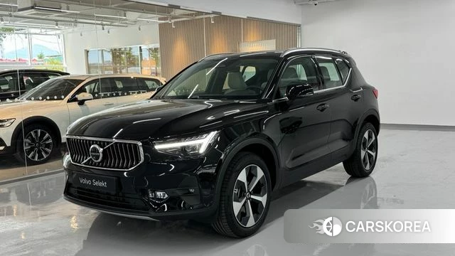 Volvo XC40 2025 Черный из Кореи