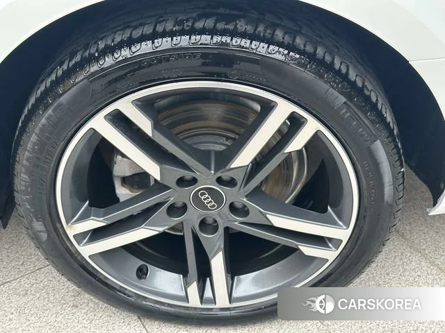 Audi A4L 2023 Белый из Китая