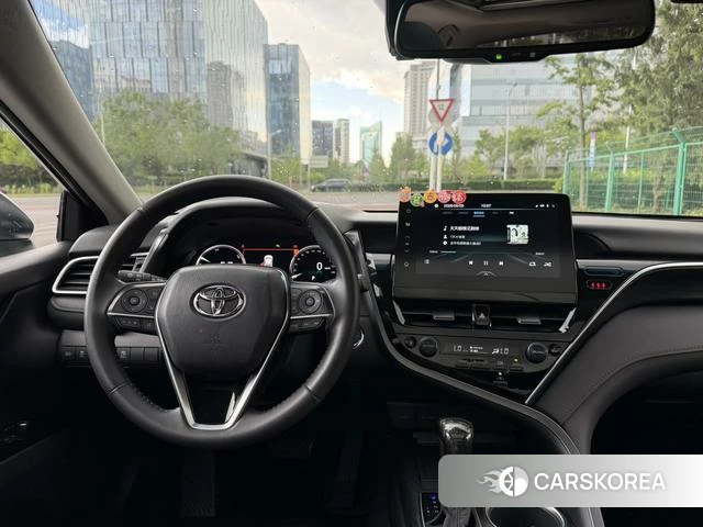 Toyota Camry 2021 Белый из Китая