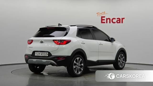 Kia Stonic 2018 Белый из Кореи