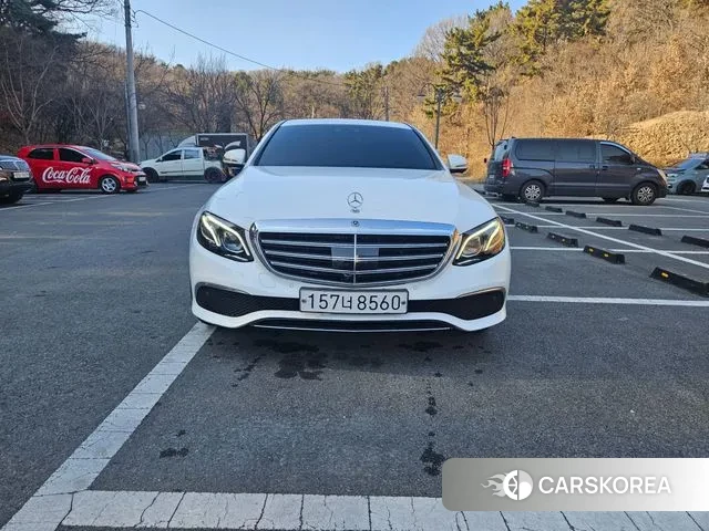 Mercedes-Benz E-Class W213 2020 Белый из Кореи