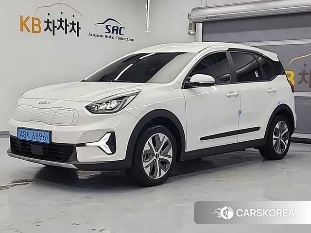 Kia Niro Plus 2023 Белый из Кореи