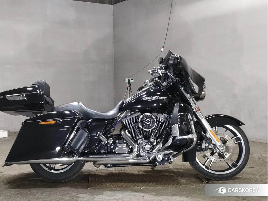 Проданный Harley-Davidson Street Glide FLHX1690 2014 из Японии