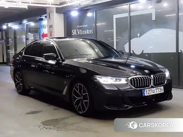 BMW 5 Series (G30) 2022 Черный из Кореи