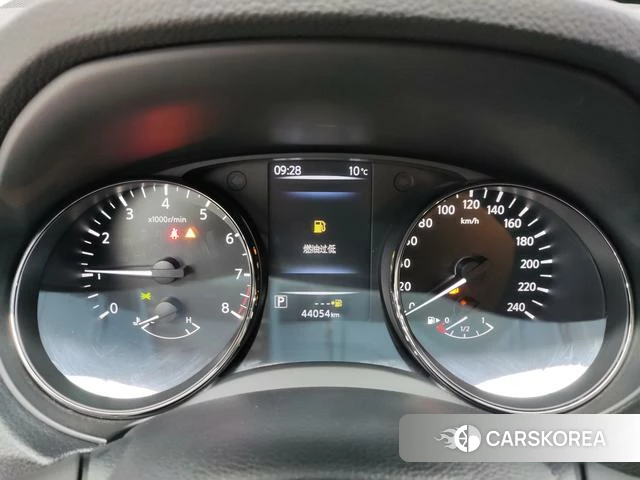 Nissan Qijun 2022 Белый из Китая