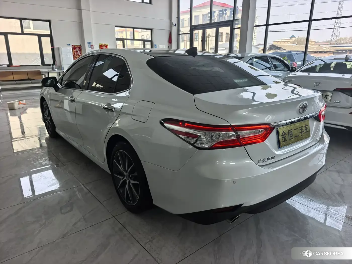 Toyota Camry 2022 Белый из Китая