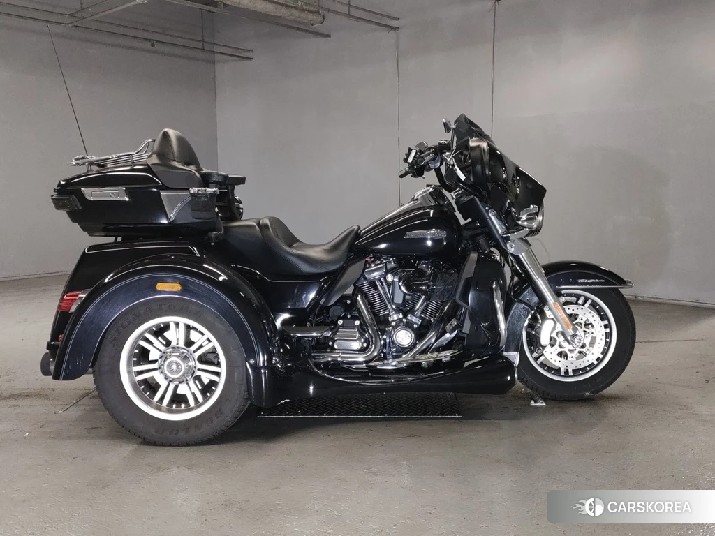 Проданный Harley-Davidson Electra Glide FLHTCUTG1750 2018 из Японии, фото 2