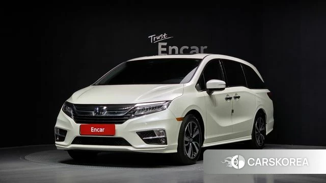 Honda Odyssey 2018 Белый из Кореи