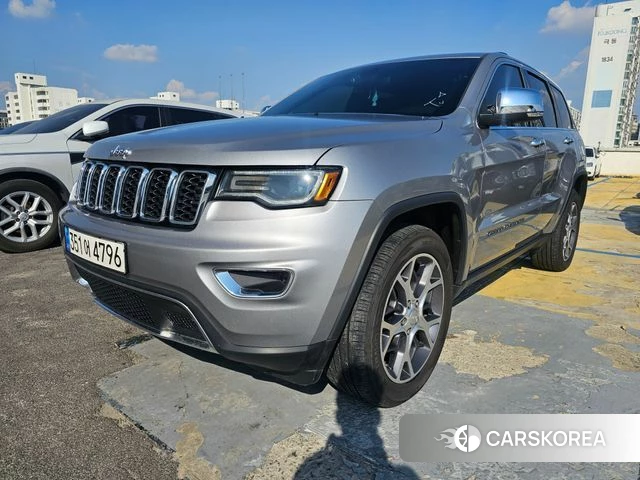 Jeep Grand Cherokee 2021 Серебряный из Кореи