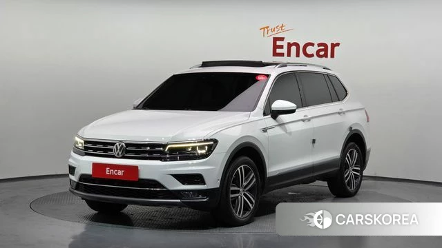 Volkswagen Tiguan Allspace 2018 Белый из Кореи