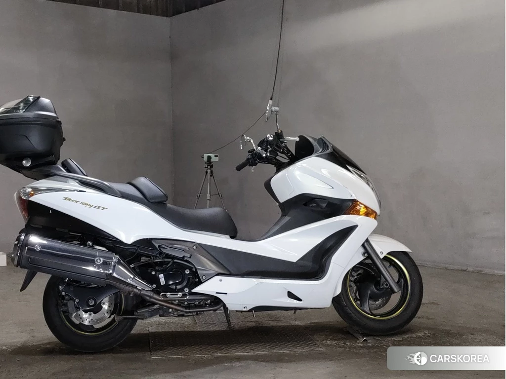 Проданный Honda SILVER WING 600 GT 2010 из Японии, фото 2