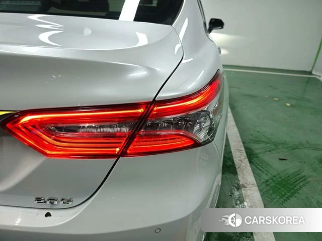 Toyota Camry 2021 Белый из Китая