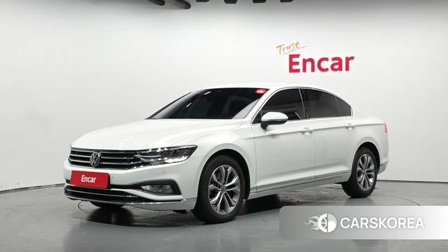 Volkswagen Passat GT (B8) 2022 Белый из Кореи