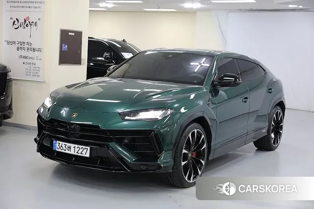 Lamborghini Urus 2024 Темно-зеленый из Кореи