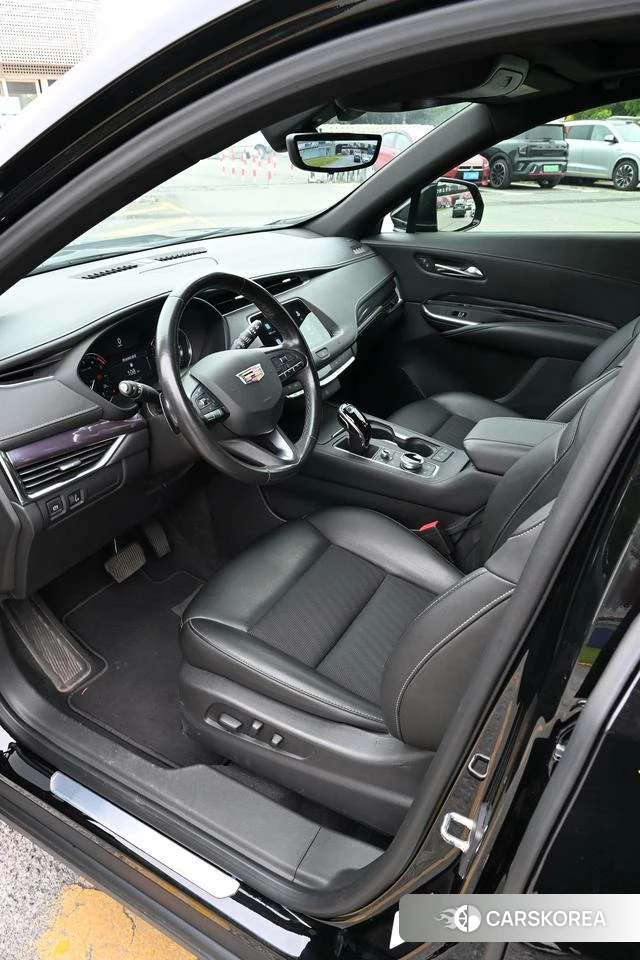 Cadillac XT4 2020 Черный из Китая