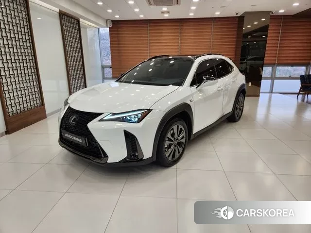 Lexus UX300h 2025 Белый из Кореи