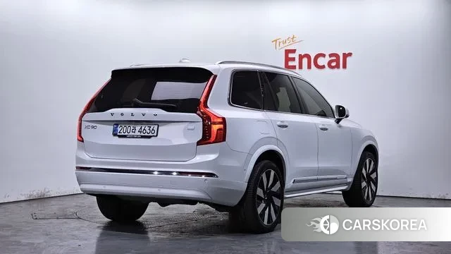 Volvo XC90 second Generation 2024 Белый из Кореи
