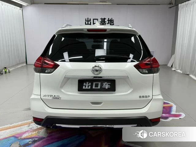 Nissan Qijun 2022 Белый из Китая